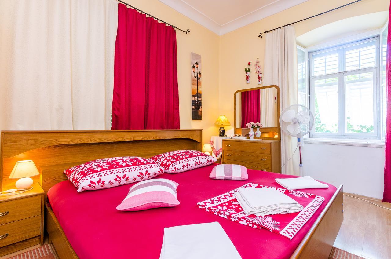 Guest House Ivana Ragusa Esterno foto