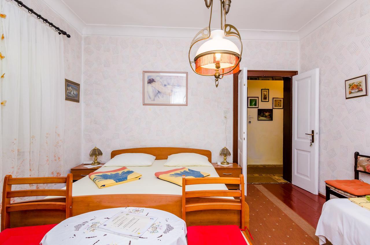 Guest House Ivana Ragusa Esterno foto